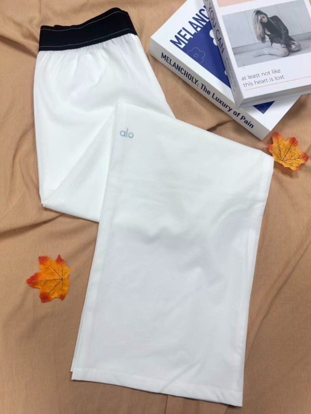 NWT ALO Yoga🧏‍♀️Suit Up Trouser White | Minimalist Style - Picture 5 of 8